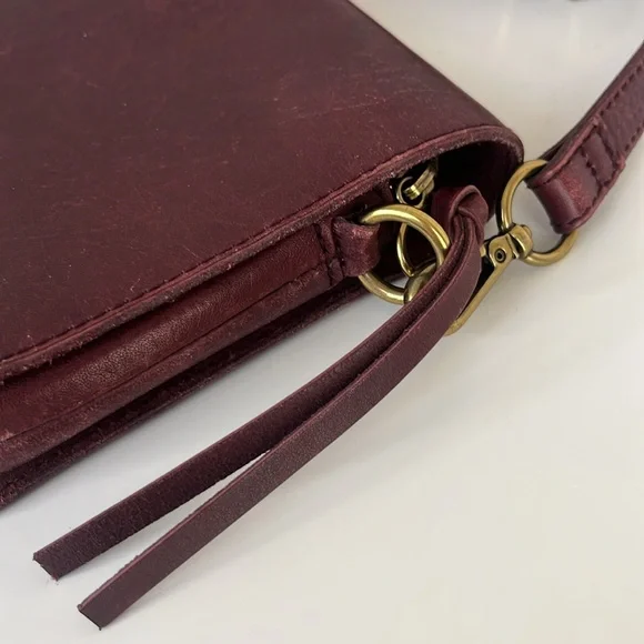 Madewell The Flap Convertible Crossbody Bag in Dark Cabernet